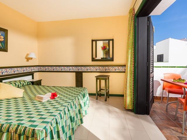 Puerto Caleta Hotel Калета де Фусте Екстериор снимка