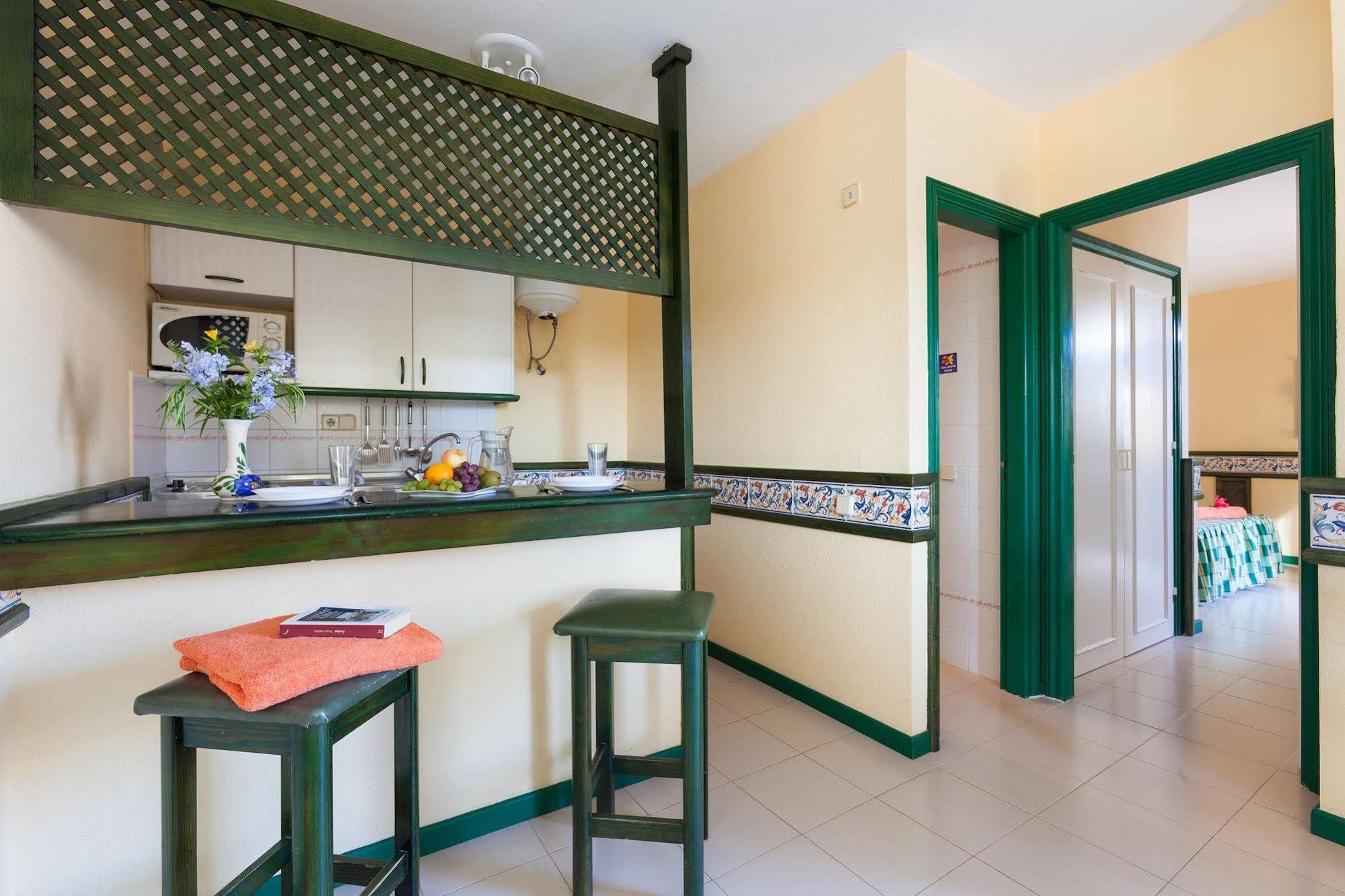 Puerto Caleta Hotel Калета де Фусте Екстериор снимка